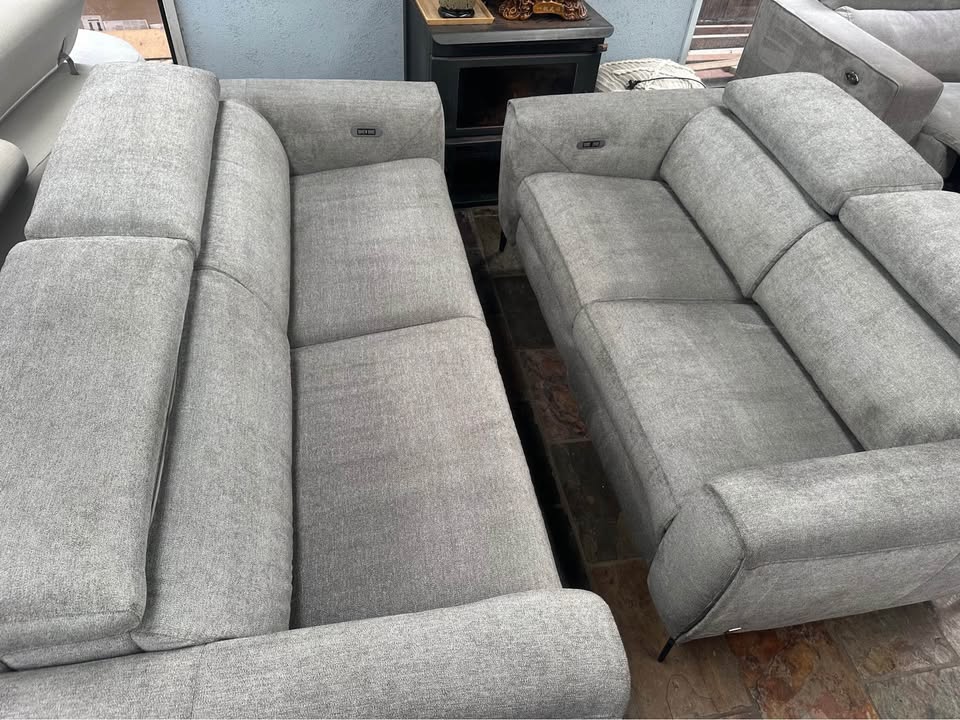 Koala 3+2 Electric Recliner Sofa Set | Less Than 1 Year Old photo 4