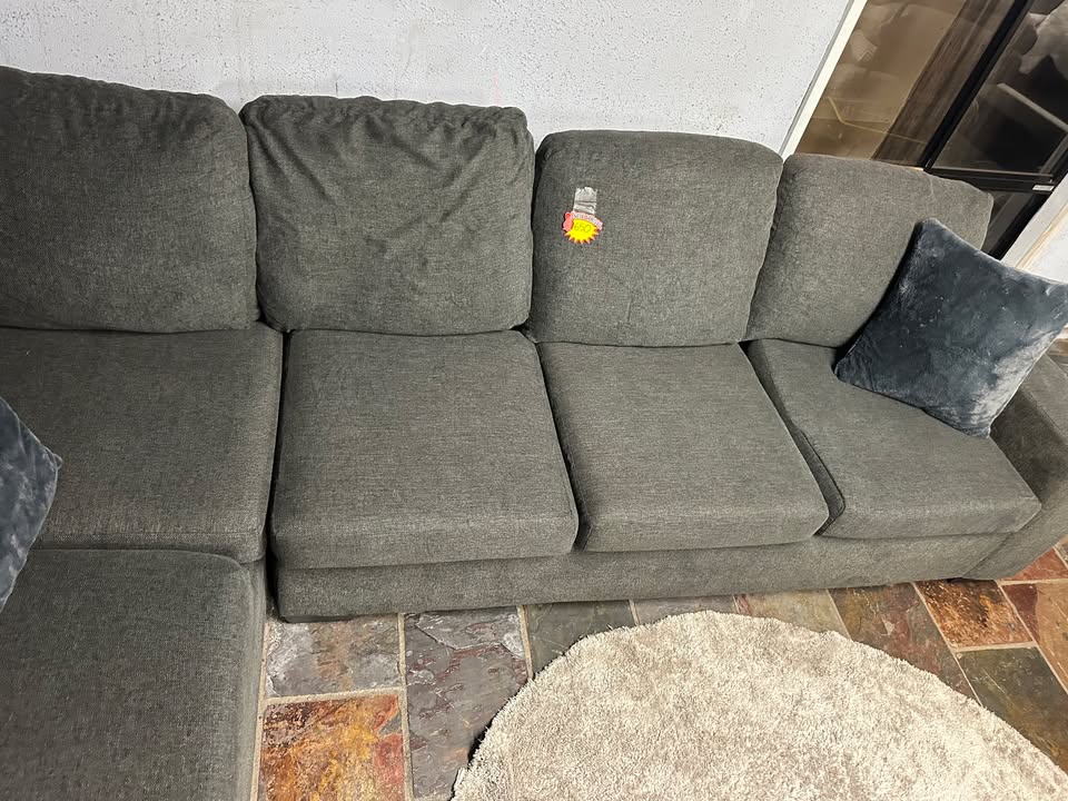5 Seater Sofa – Near-New Condition photo 8