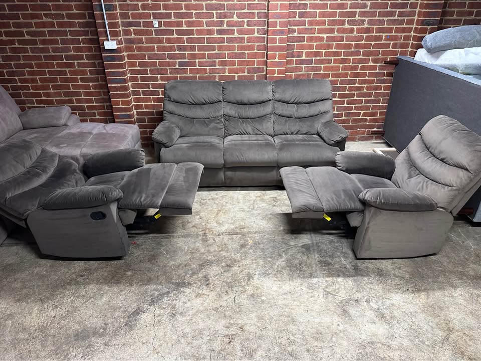3+1+1 Recliner Sofa Set | Grey Fabric | Manual Recliners | Like New