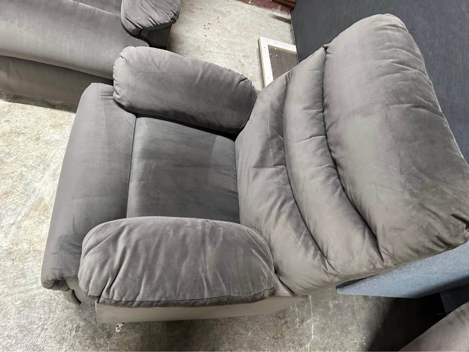 3+1+1 Recliner Sofa Set | Grey Fabric | Manual Recliners | Like New photo 6