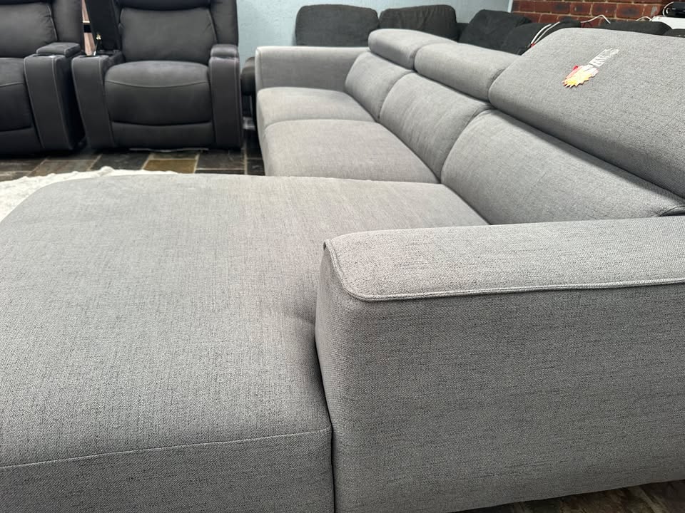 Modern Light Grey Chaise Sofa – Near-New Condition photo 4