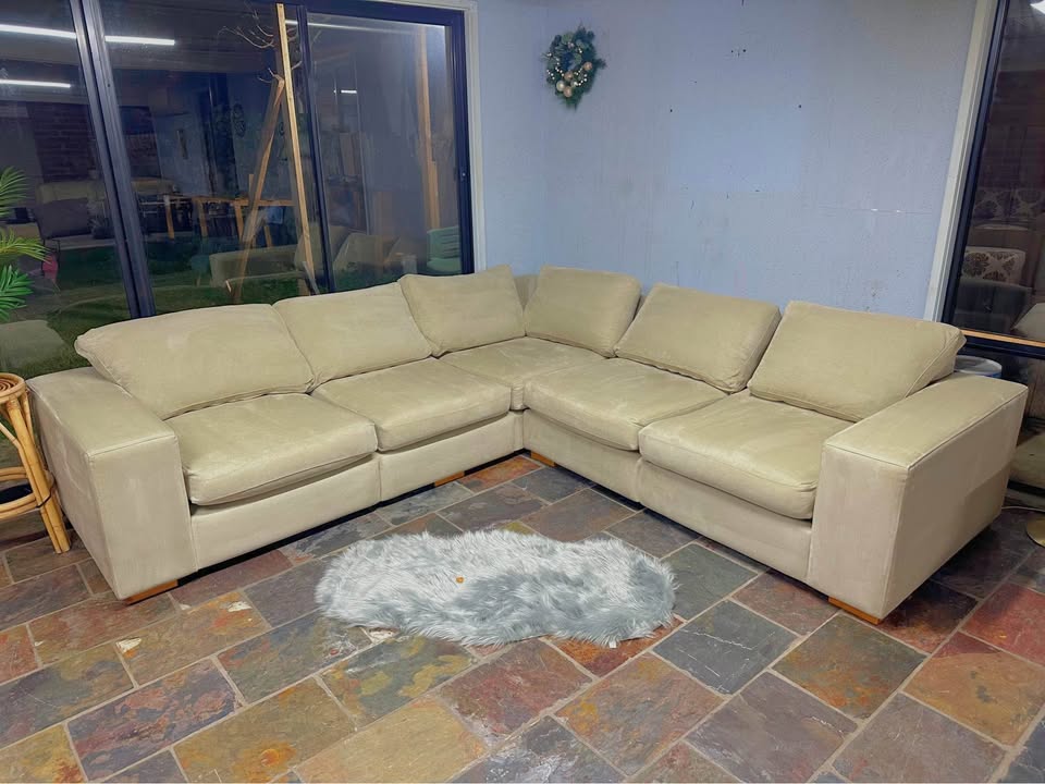 Modern Cream L-Shape Sofa photo 3