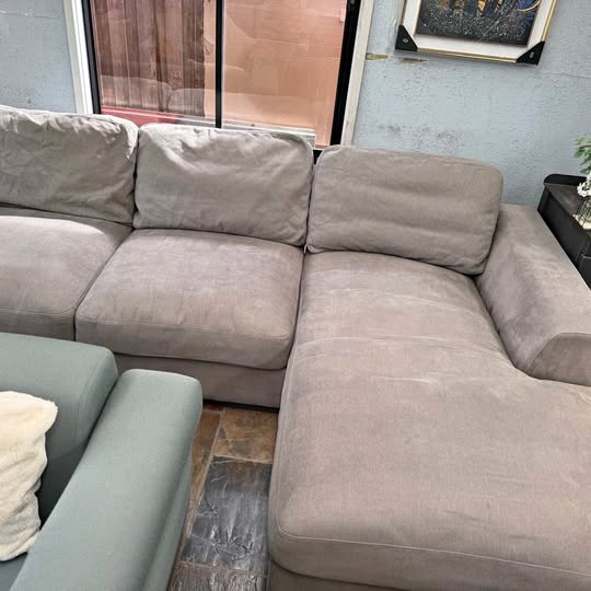 Clearance Sofa – Minor Imperfections